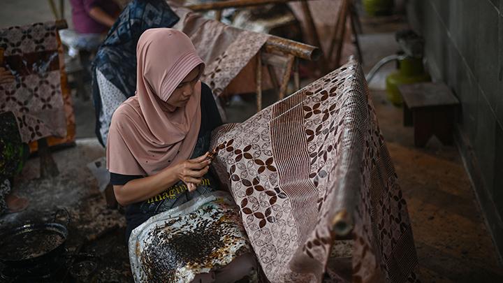 Kesenian Tradisional: Keindahan dalam Kerajinan Batik